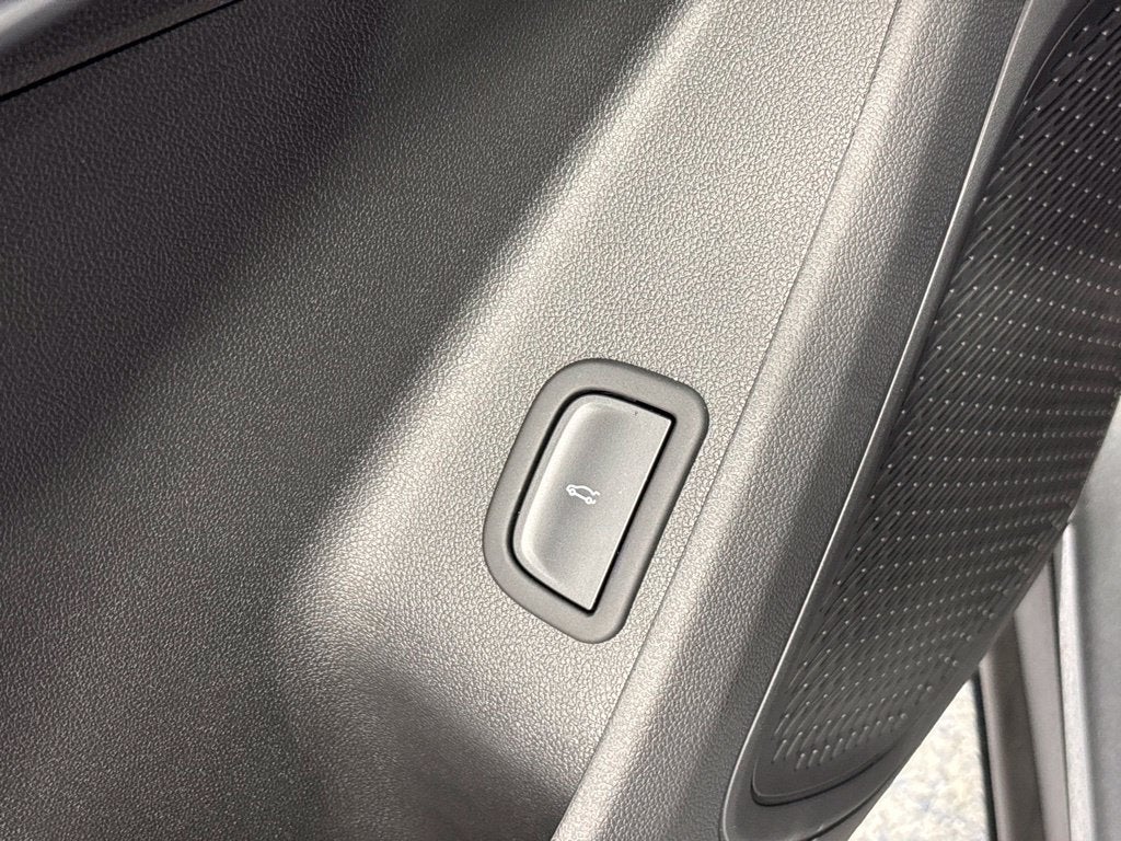 2027 Chevrolet Traverse LT 2LT