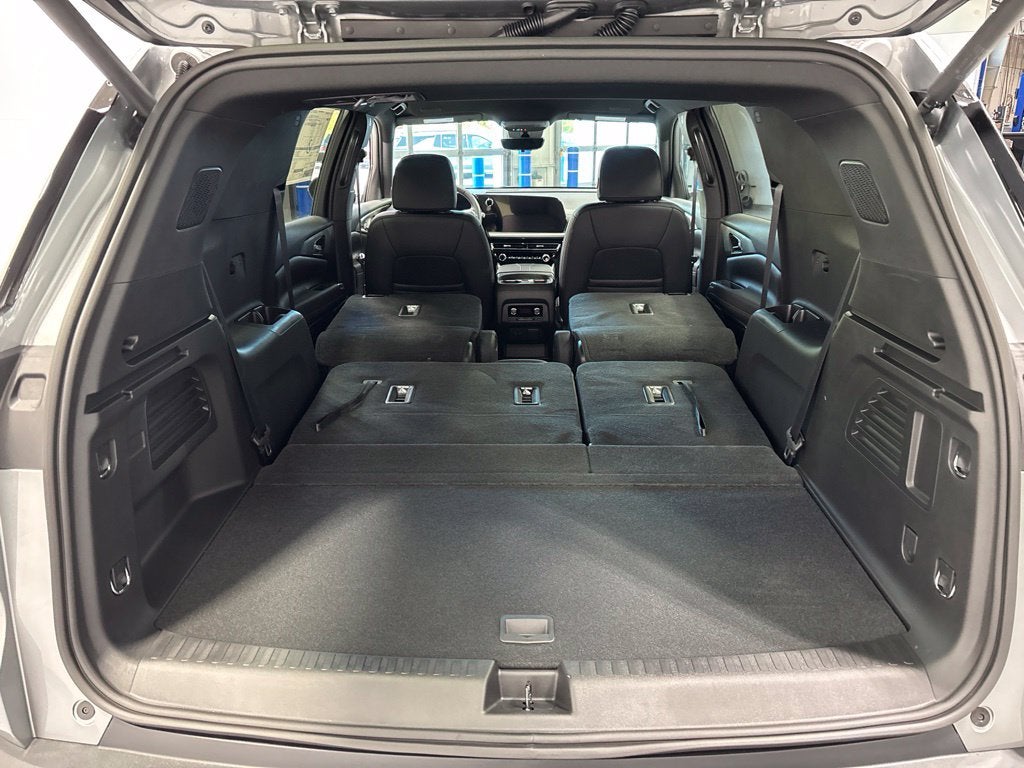 2027 Chevrolet Traverse LT 2LT