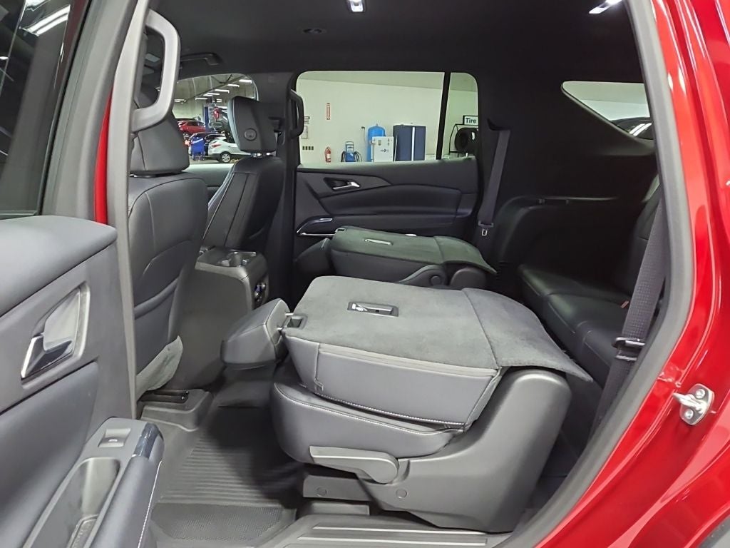 2025 Chevrolet Traverse LT 2LT