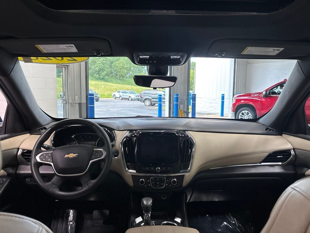 2023 Chevrolet Traverse LT Leather
