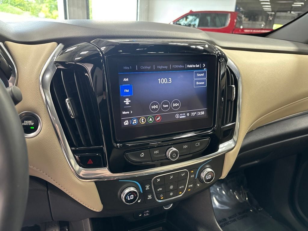 2023 Chevrolet Traverse LT Leather