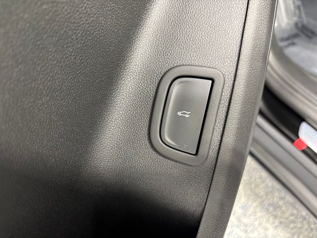 2027 Chevrolet Traverse Z71 - Photo 52