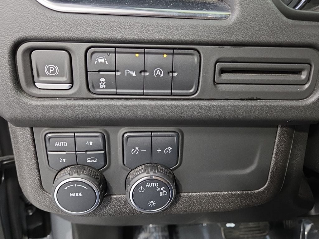 2023 Chevrolet Suburban LS