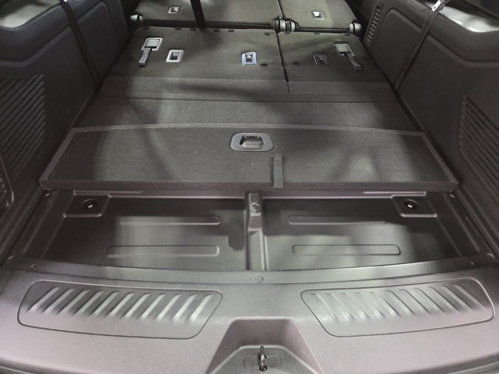 2023 Chevrolet Suburban LS