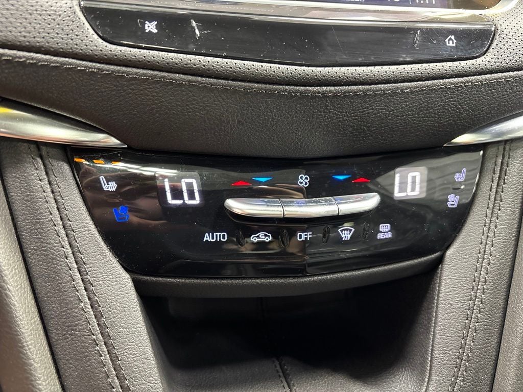 2022 Cadillac XT5 Premium Luxury