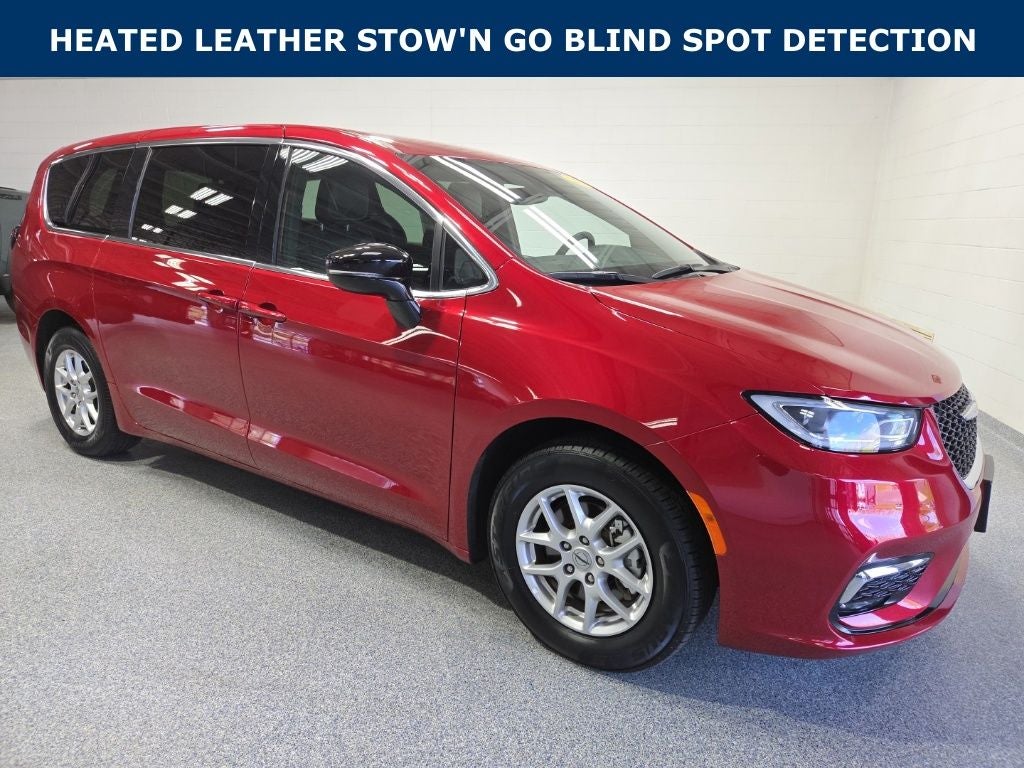 2025 Chrysler Pacifica Select