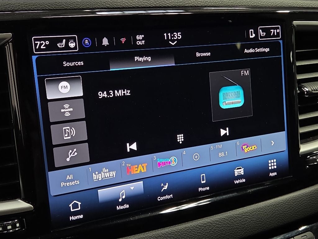 2025 Chrysler Pacifica Select