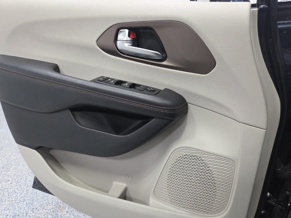 2019 Chrysler Pacifica Touring Plus