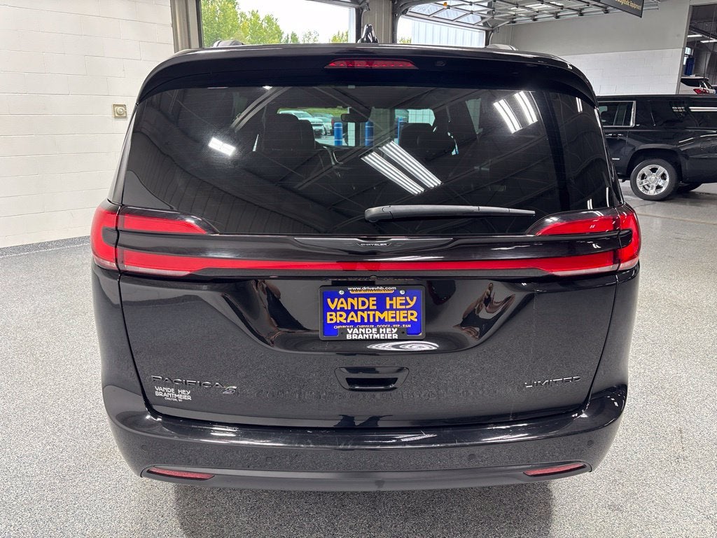 2025 Chrysler Pacifica Limited