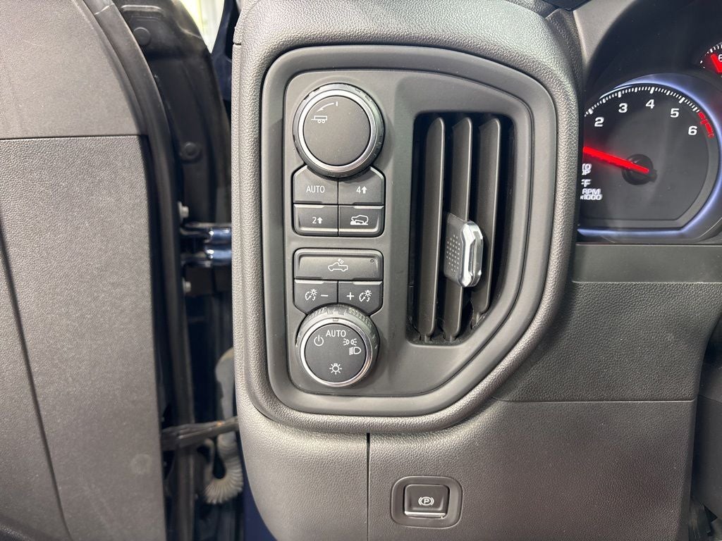 2022 Chevrolet Silverado 1500 LTD Custom