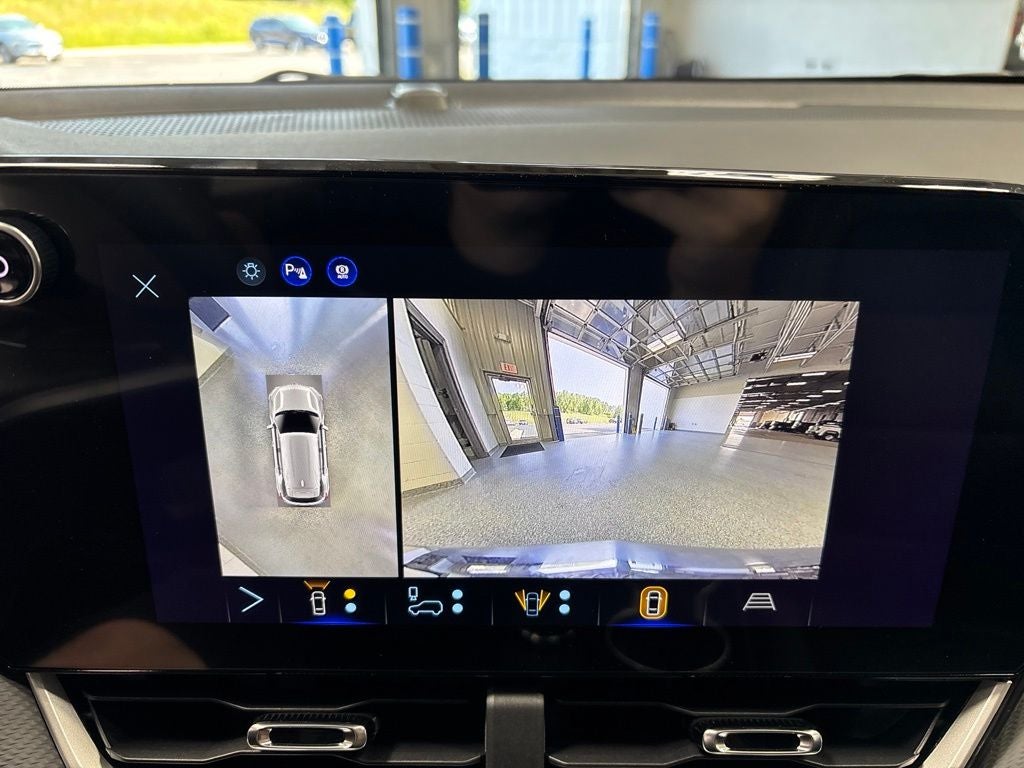 2027 Chevrolet Equinox LT - Photo 28