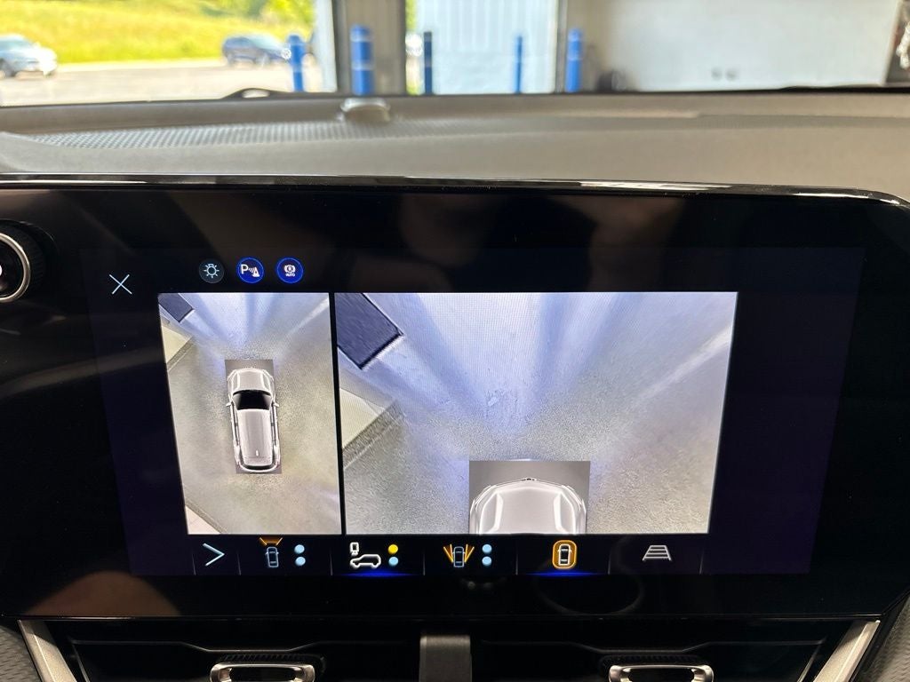 2027 Chevrolet Equinox LT - Photo 29