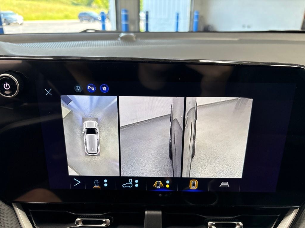 2027 Chevrolet Equinox LT - Photo 31