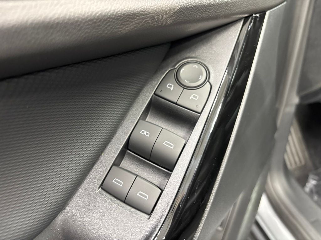 2027 Chevrolet Equinox LT - Photo 47