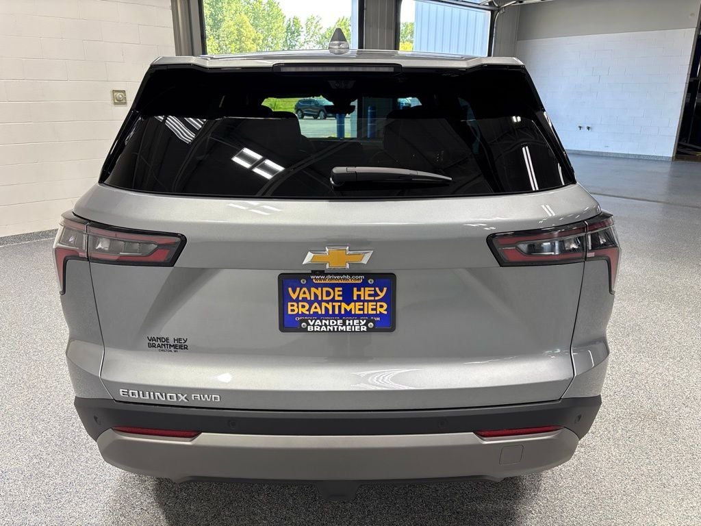 2027 Chevrolet Equinox LT - Photo 6