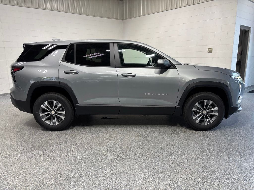 2027 Chevrolet Equinox LT - Photo 8