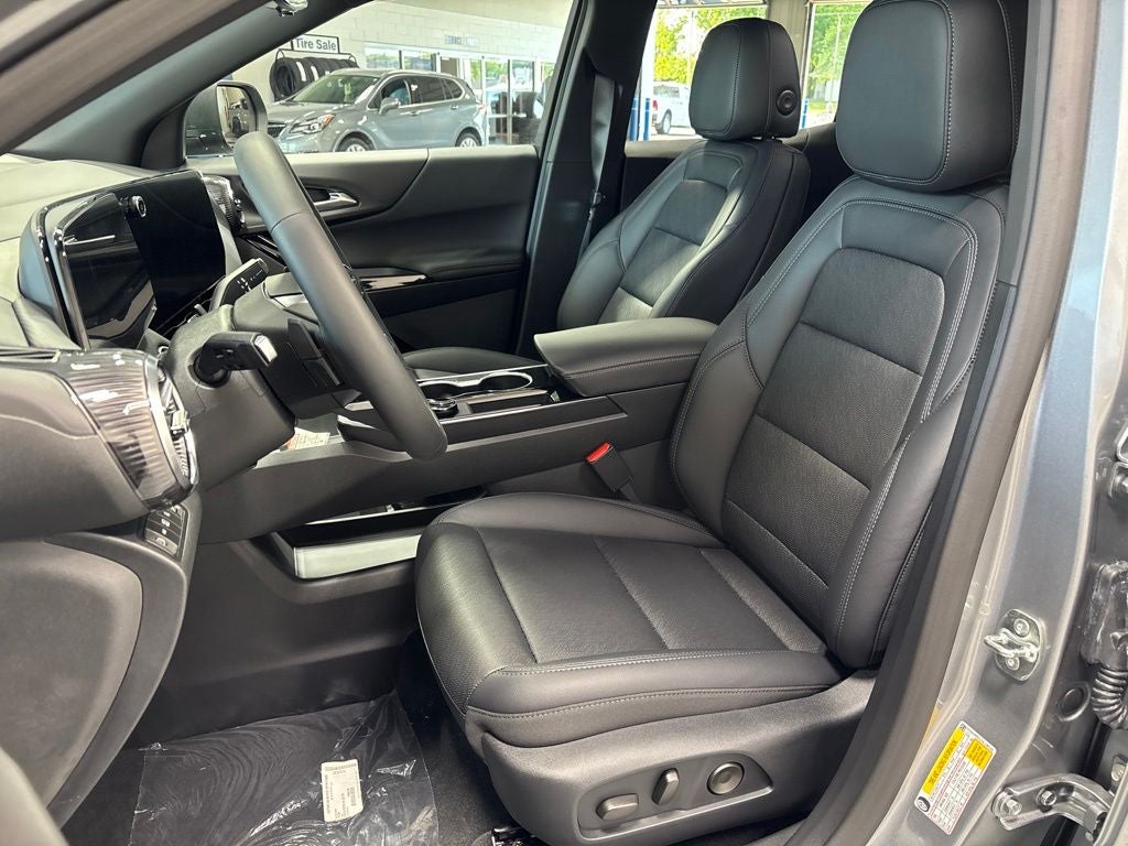 2027 Chevrolet Equinox LT - Photo 9