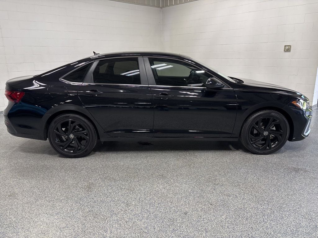 2025 Volkswagen Jetta 1.5T SE