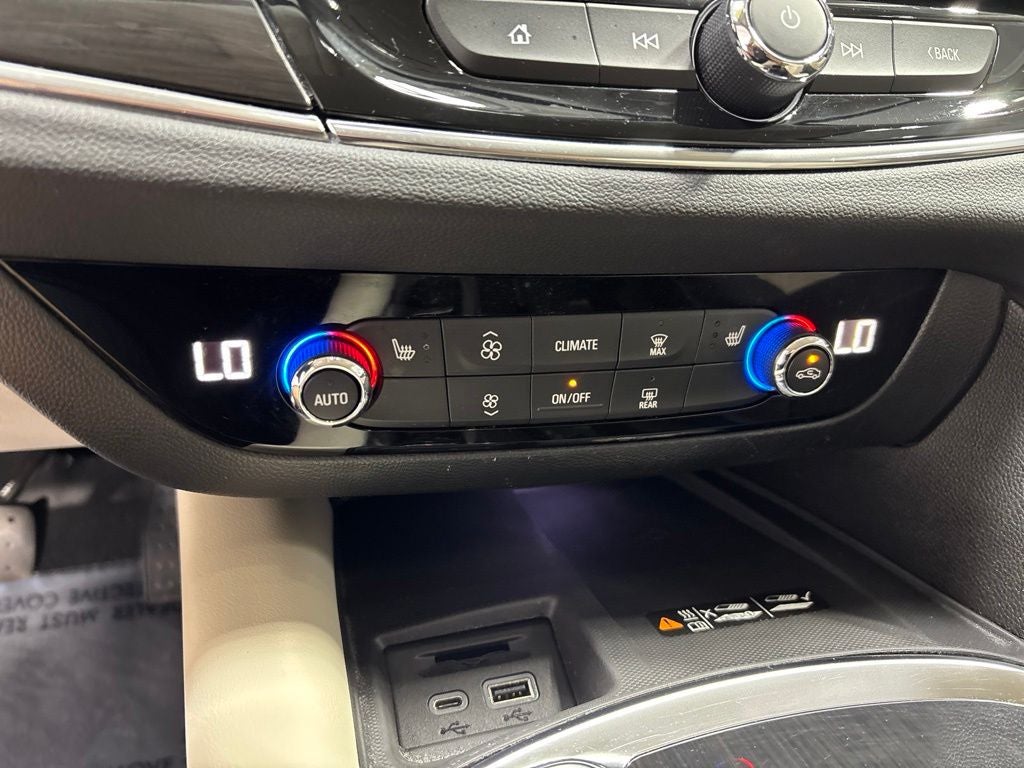 2023 Buick Enclave Essence