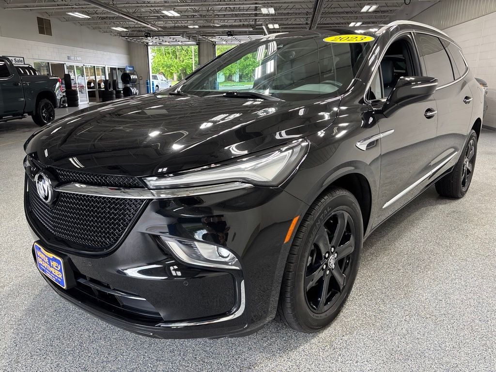 2023 Buick Enclave Essence