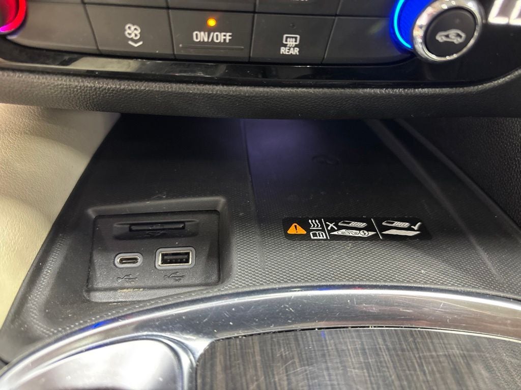 2023 Buick Enclave Essence