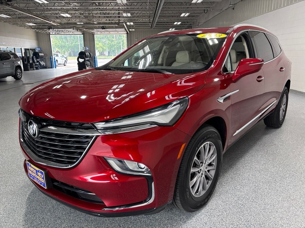 2023 Buick Enclave Essence