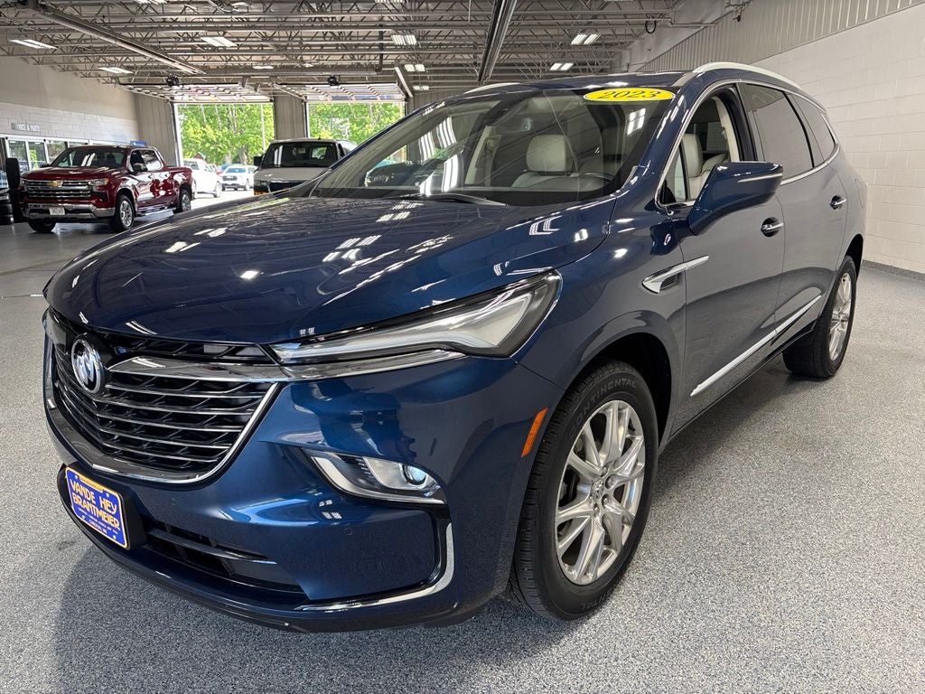 2023 Buick Enclave Essence