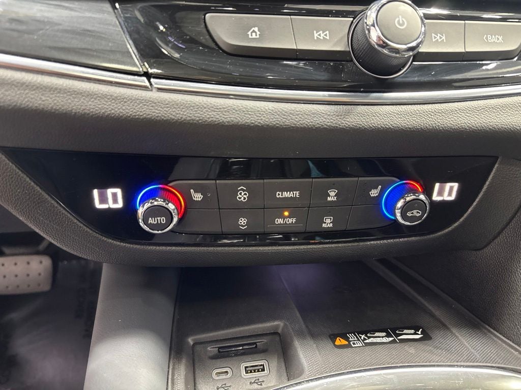 2023 Buick Enclave Essence