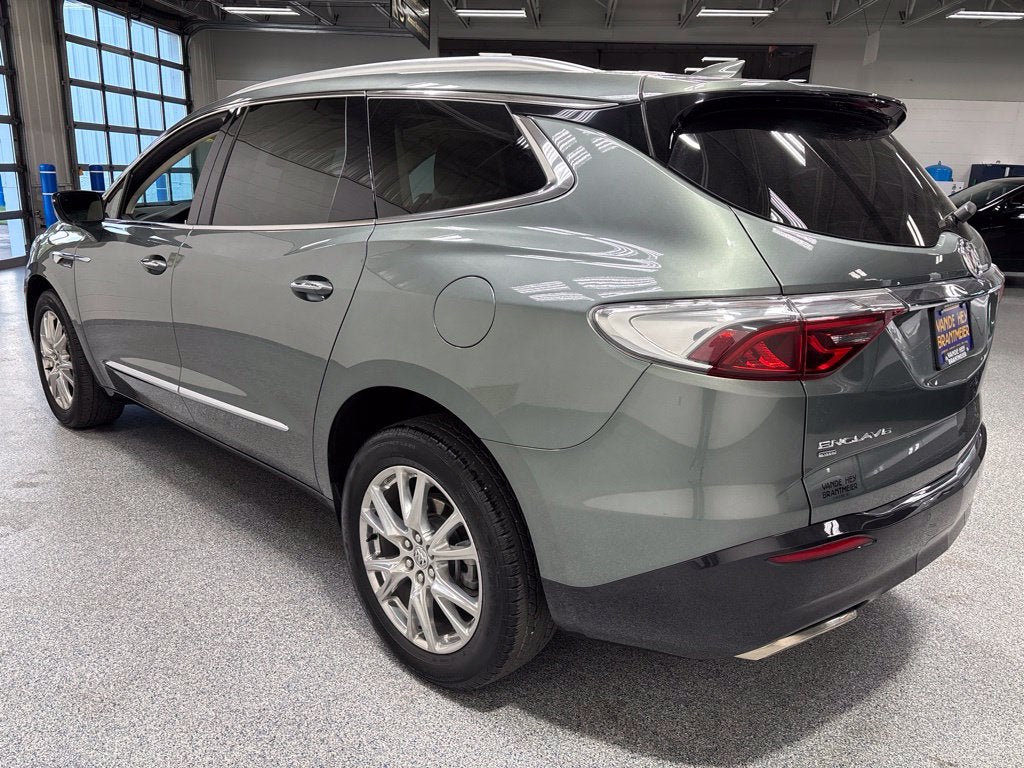2023 Buick Enclave Essence